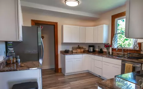 Kitchen - 205 S Dettman, Jackson, MI 49203 photo 1 of 2