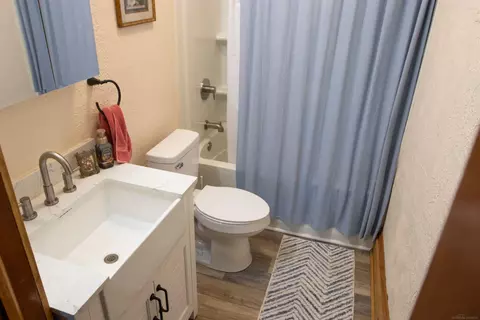 Bath - 205 S Dettman, Jackson, MI 49203 photo 1 of 2