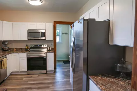 Kitchen - 205 S Dettman, Jackson, MI 49203 photo 2 of 2