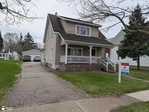 4721 Center, Millington, MI 48746