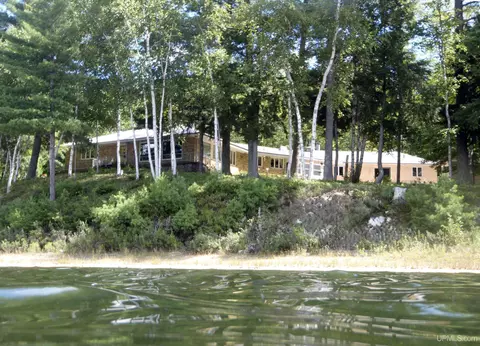 7888 W Island Lk, Manistique, MI 49854