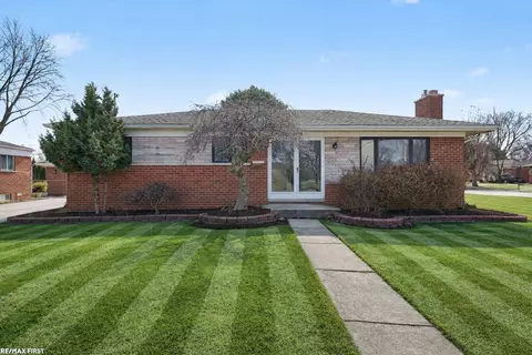 31102 Louise, Warren, MI 48088