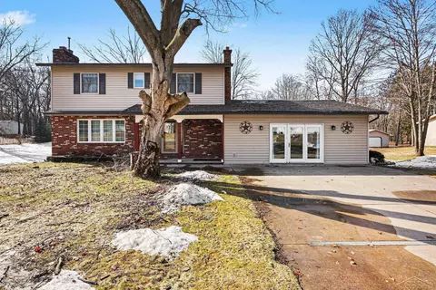 10200 S Lake Sta, Lake, MI 48632