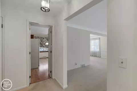 Entry Way - 785 Barrington, Grosse Pointe Park, MI 48230 photo 2 of 2