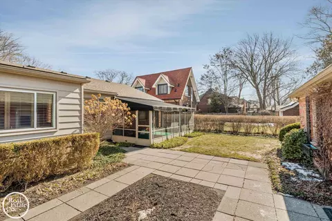 Exterior - 785 Barrington, Grosse Pointe Park, MI 48230 photo 7 of 11