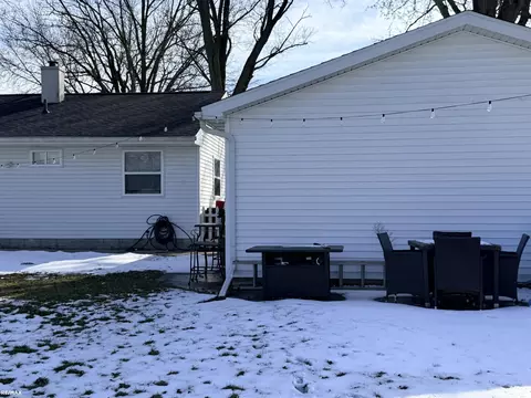 Exterior - 6405 N State Rd, Davison, MI 48423 photo 6 of 10
