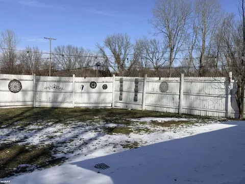 Exterior - 6405 N State Rd, Davison, MI 48423 photo 2 of 10