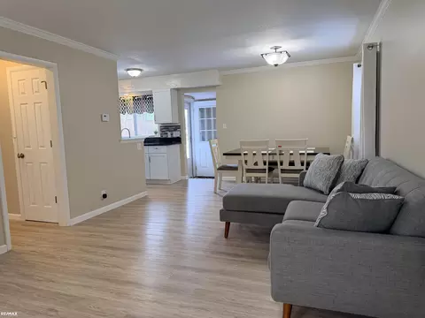 Living - 6405 N State Rd, Davison, MI 48423 photo 2 of 5