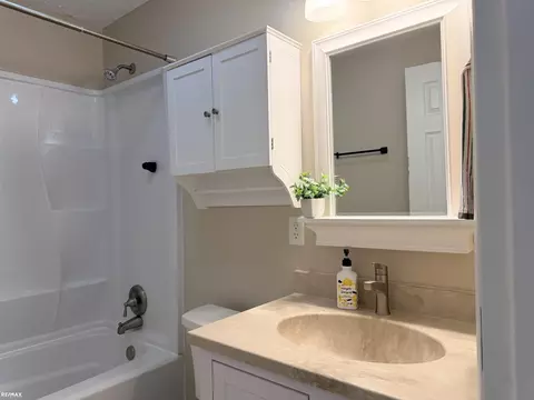 Bath - 6405 N State Rd, Davison, MI 48423 photo 1 of 3