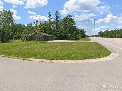 6128 N Arbor, Naubinway, MI 49762