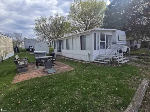 10001 E Goodall #298, Durand, MI 48429