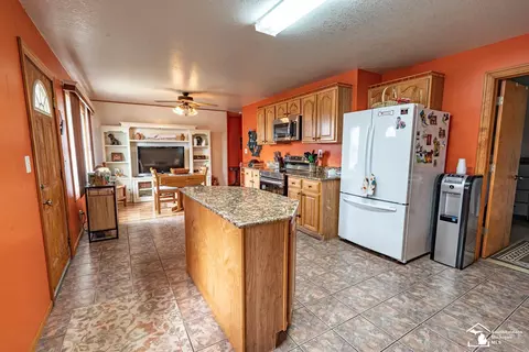 Kitchen - 330 E Rauch, Temperance, MI 48182 photo 5 of 9
