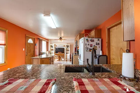 Kitchen - 330 E Rauch, Temperance, MI 48182 photo 6 of 9