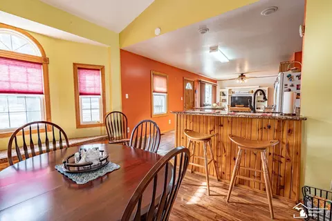 Dining - 330 E Rauch, Temperance, MI 48182 photo 2 of 5