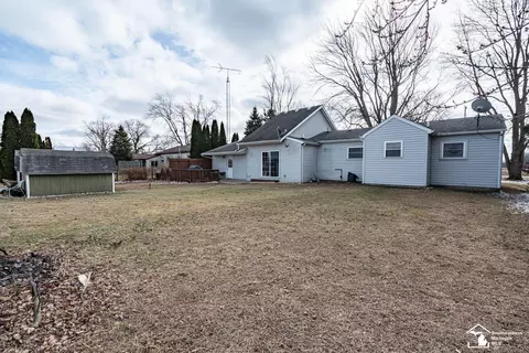 Exterior - 330 E Rauch, Temperance, MI 48182 photo 3 of 4