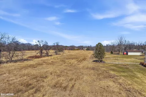 00 Omo, Macomb, MI 48042 photo 11