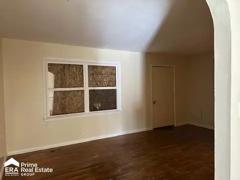 Living - 1080 E Cornell, Flint, MI 48505 photo 2 of 2
