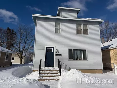806 S 16th, Escanaba, MI 49829