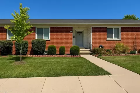 8755 Sterling, Center Line, MI 48015