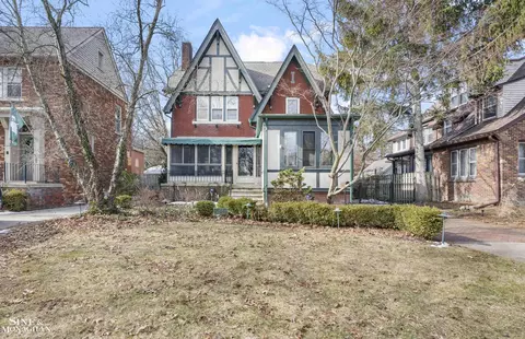 1425 Bishop, Grosse Pointe Park, MI 48230