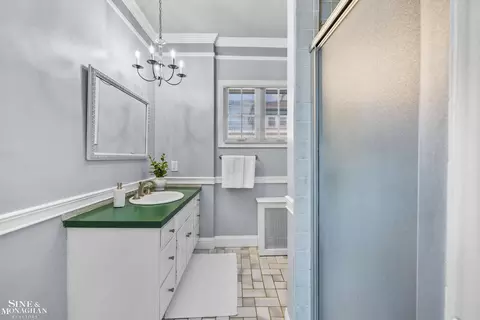 Bath - 1425 Bishop, Grosse Pointe Park, MI 48230 photo 2 of 5