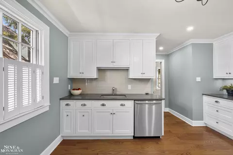 Kitchen - 1425 Bishop, Grosse Pointe Park, MI 48230 photo 5 of 6