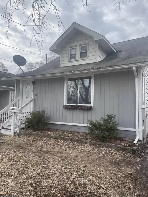 2129 N Clinton, Saginaw, MI 48602
