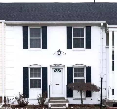 37532 Charter Oaks, Clinton Township, MI 48036