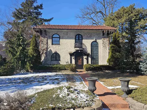 311 Brockway, Saginaw, MI 48602
