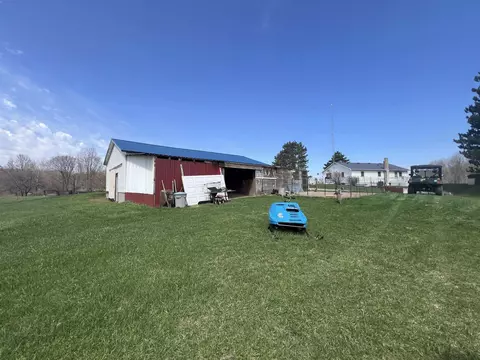 Exterior - 7020 E Arnold Lk, Harrison, MI 48625 photo 28 of 29