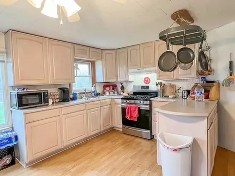 Kitchen - 7020 E Arnold Lk, Harrison, MI 48625 photo 1 of 2
