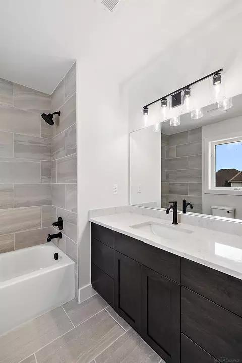 Bath - 17824 Biscayne, Macomb, MI 48042 photo 4 of 11