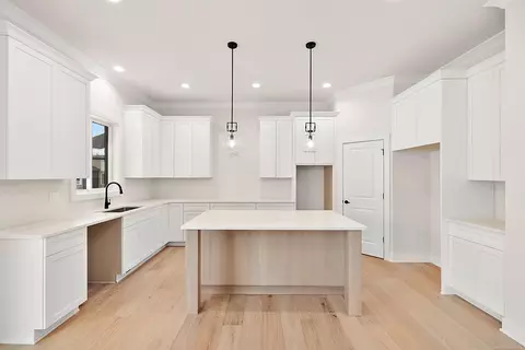 Kitchen - 17824 Biscayne, Macomb, MI 48042 photo 2 of 5
