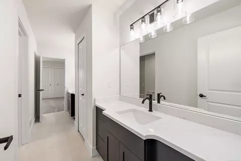 Entry Way - 17824 Biscayne, Macomb, MI 48042 photo 5 of 5