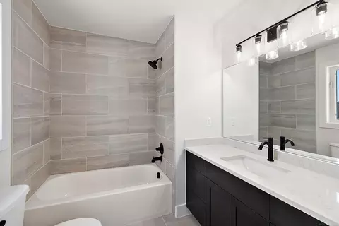 Bath - 17824 Biscayne, Macomb, MI 48042 photo 3 of 11