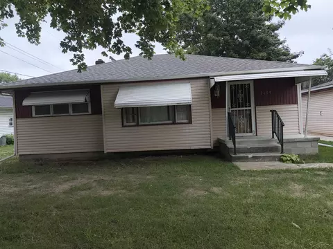 2609 S Outer Dr, Saginaw, MI 48601