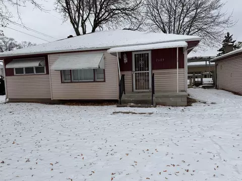 2609 S Outer Dr, Saginaw, MI 48601