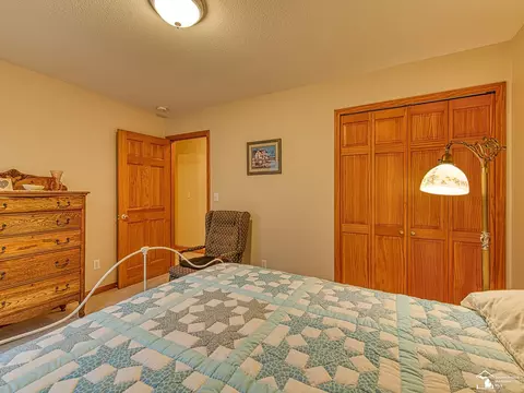 Bedroom - 14372 Jonathon, Monroe, MI 48161 photo 4 of 4