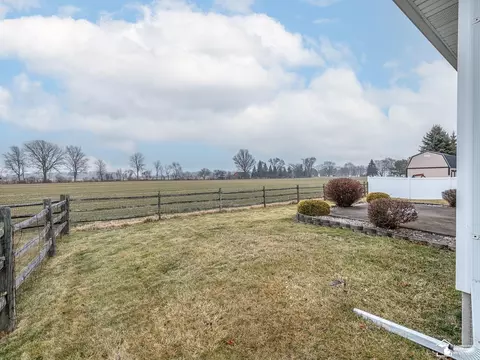 Exterior - 14372 Jonathon, Monroe, MI 48161 photo 6 of 9