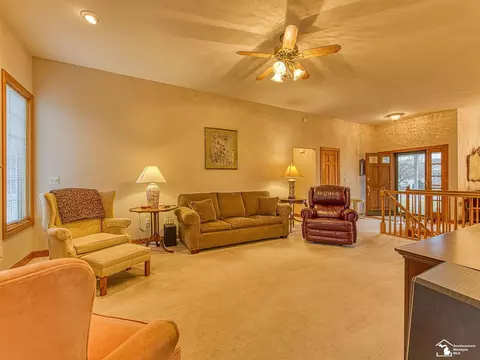 Living - 14372 Jonathon, Monroe, MI 48161 photo 3 of 3