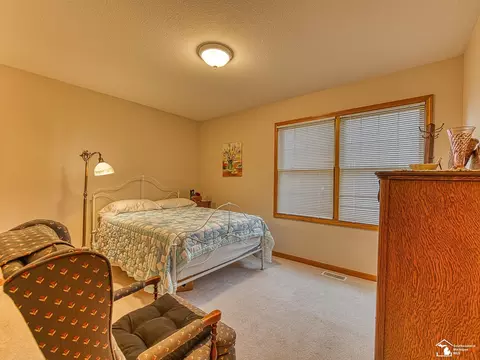 Bedroom - 14372 Jonathon, Monroe, MI 48161 photo 3 of 4