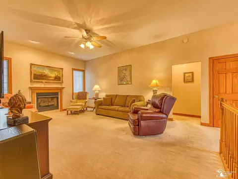 Living - 14372 Jonathon, Monroe, MI 48161 photo 1 of 3