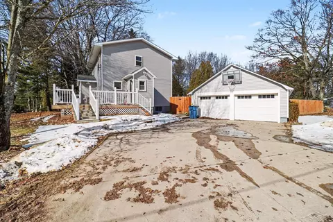 6812 W Decker, Ludington, MI 49431