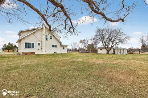 Exterior - 1063 W W Pne, Mount Morris, MI 48458 photo 7 of 9