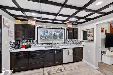 Kitchen - 1063 W W Pne, Mount Morris, MI 48458 photo 2 of 5