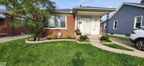 23814 Cushing, Eastpointe, MI 48021