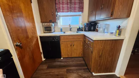 Kitchen - 23814 Cushing, Eastpointe, MI 48021 photo 1 of 7