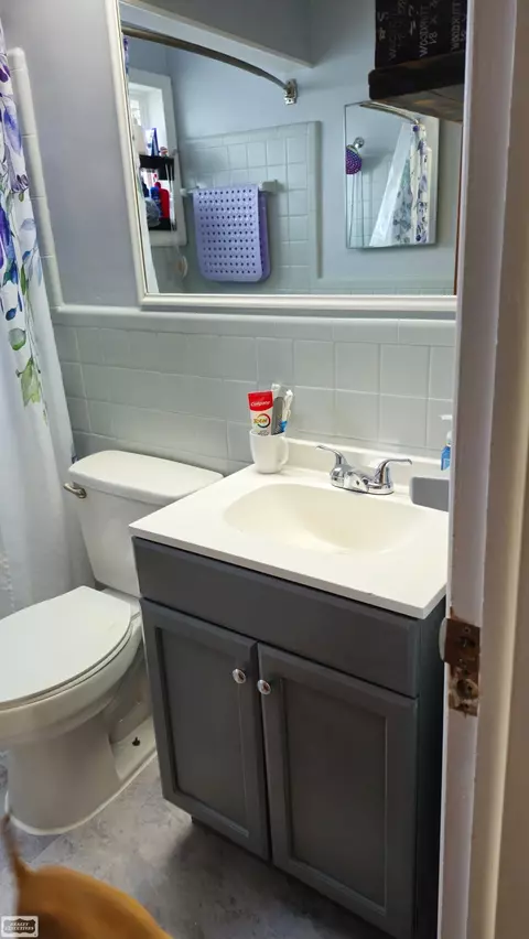 Bath - 23814 Cushing, Eastpointe, MI 48021 photo 1 of 5
