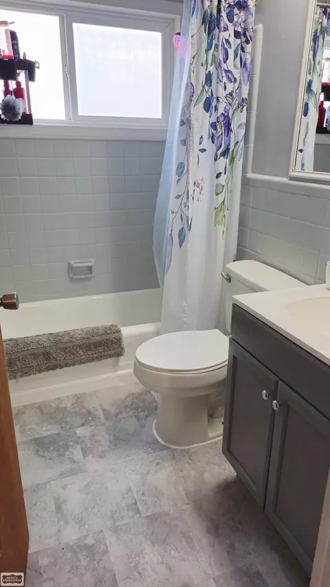 Bath - 23814 Cushing, Eastpointe, MI 48021 photo 5 of 5