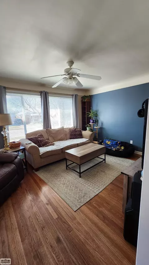 Living - 23814 Cushing, Eastpointe, MI 48021 photo 1 of 3